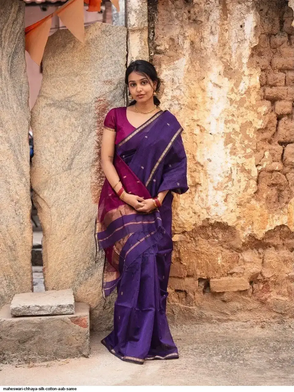 Violet Maheshwari Buti Art Silk Saree
