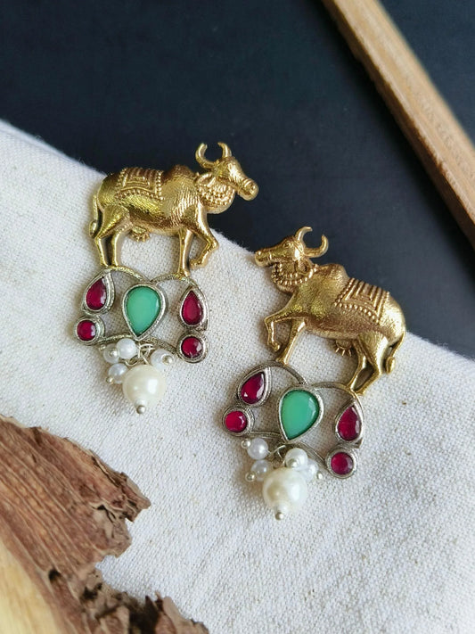 Nandi Pearl Oxidized Studs