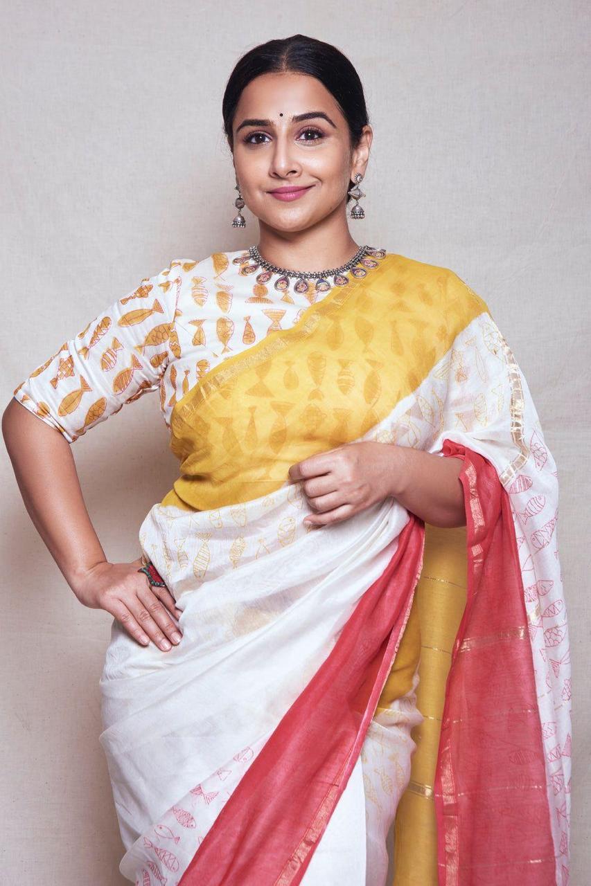 Quirky Print Linen Saree- White&Red
